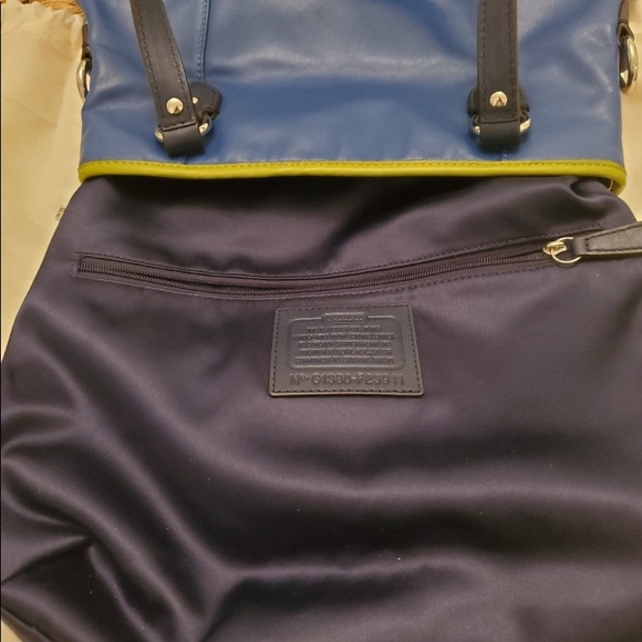 Authentic Coach crossbody blue w/green trim - Picture 7 of 7